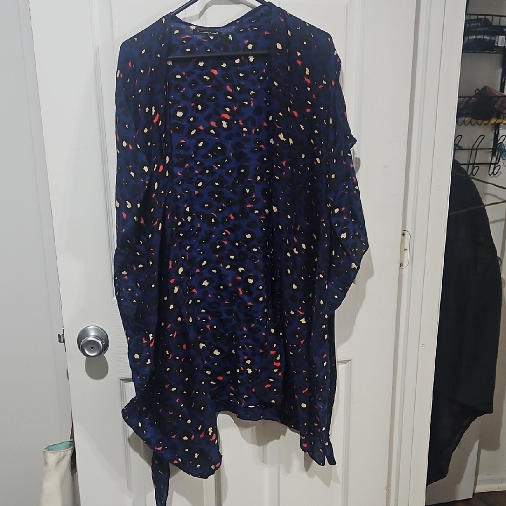 Bundle Sale |‎ 4 For $20 | Do Everything in Love Blue and Black Patterned Kimono